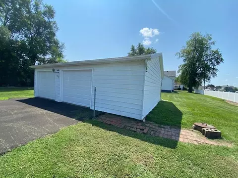 541 E Chestnut St, Canton, IL 61520 photo 37