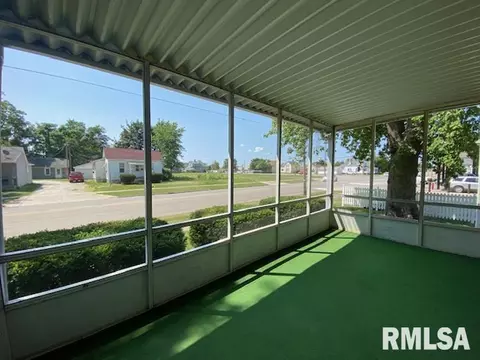 541 E Chestnut St, Canton, IL 61520 photo 32