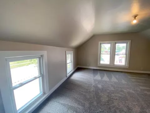 541 E Chestnut St, Canton, IL 61520 photo 29