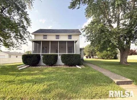 541 E Chestnut St, Canton, IL 61520 photo 1