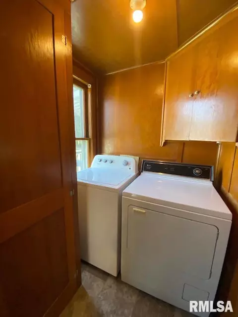 541 E Chestnut St, Canton, IL 61520 photo 18