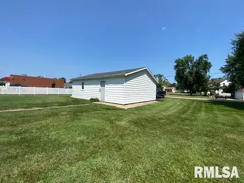 541 E Chestnut St, Canton, IL 61520 photo 40