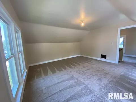 541 E Chestnut St, Canton, IL 61520 photo 31
