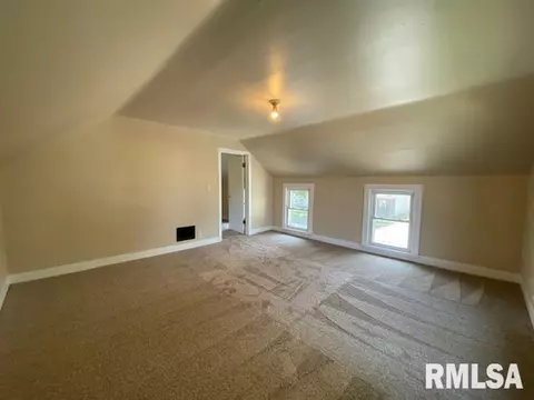 541 E Chestnut St, Canton, IL 61520 photo 30