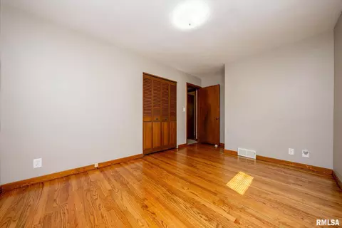 705 Spring St, Washington, IL 61571 photo 23