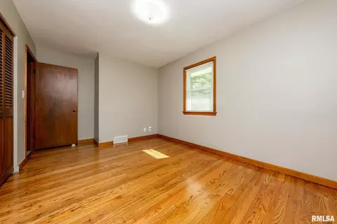 705 Spring St, Washington, IL 61571 photo 26