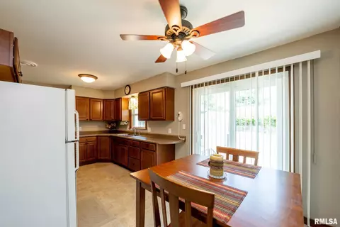 705 Spring St, Washington, IL 61571 photo 12