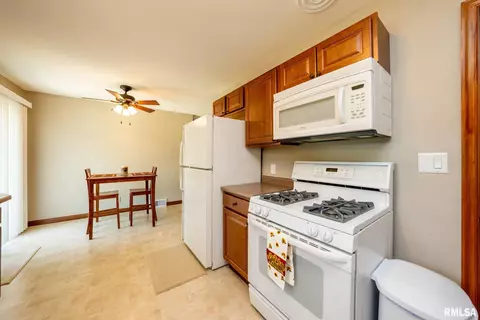 705 Spring St, Washington, IL 61571 photo 16