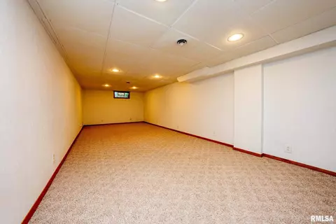 705 Spring St, Washington, IL 61571 photo 34