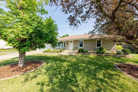 705 Spring St, Washington, IL 61571 photo 1