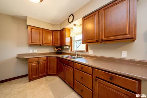 705 Spring St, Washington, IL 61571 photo 14