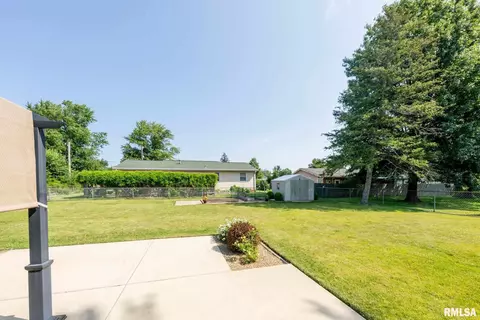 705 Spring St, Washington, IL 61571 photo 38