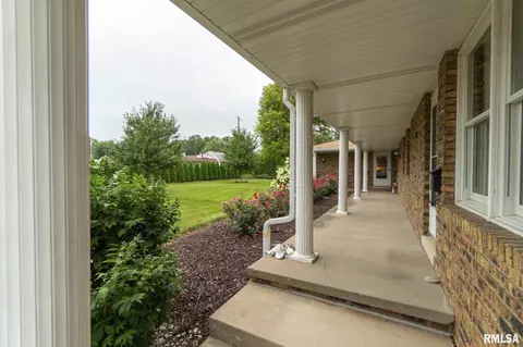 208 S 4th St, Dunlap, IL 61525 photo 3