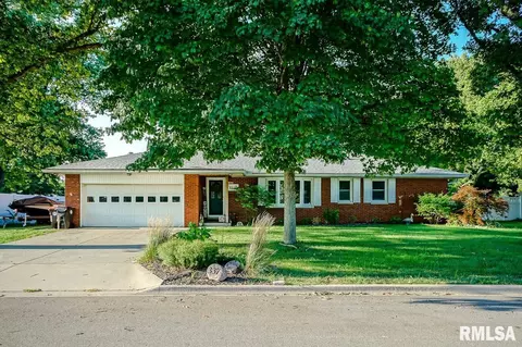 337 E Hazelwood St, Morton, IL 61550 photo 1