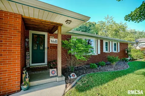 337 E Hazelwood St, Morton, IL 61550 photo 2