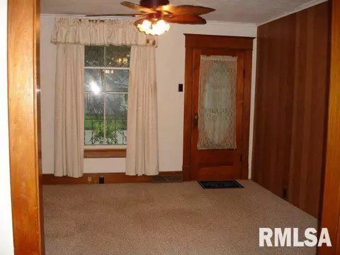 852 Elm St, Canton, IL 61520 photo 12