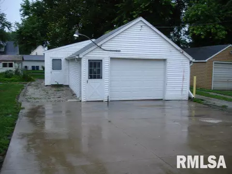 852 Elm St, Canton, IL 61520 photo 5