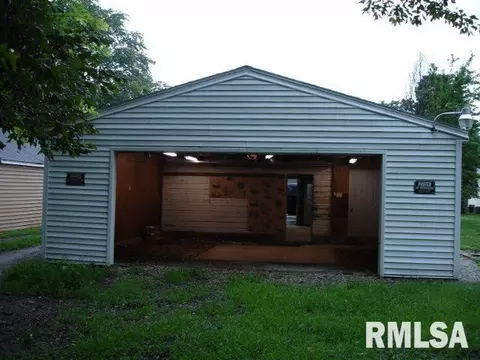 852 Elm St, Canton, IL 61520 photo 22