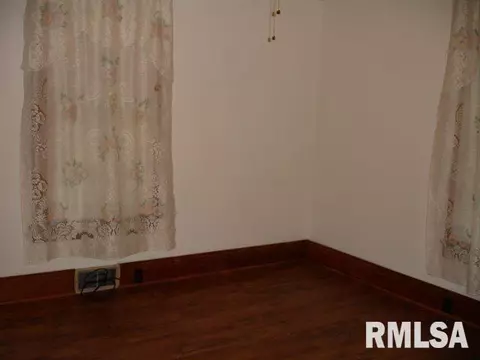 852 Elm St, Canton, IL 61520 photo 14