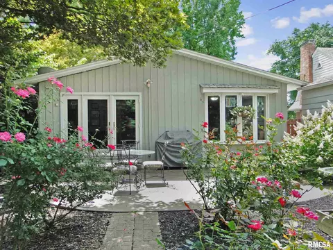622 Beverly Ave, Macomb, IL 61455 photo 2