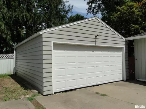 622 Beverly Ave, Macomb, IL 61455 photo 26