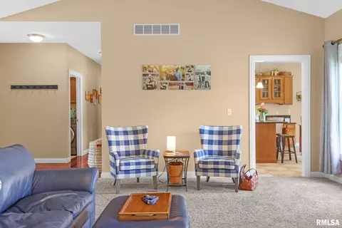 302 Westminster Rd, Germantown Hills, IL 61548 photo 10