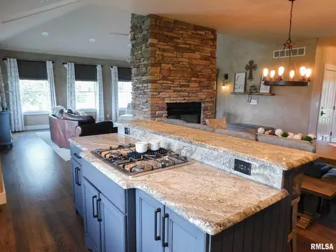 4025 Pointe Dr, Mapleton, IL 61547 photo 9