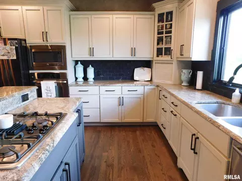 4025 Pointe Dr, Mapleton, IL 61547 photo 10