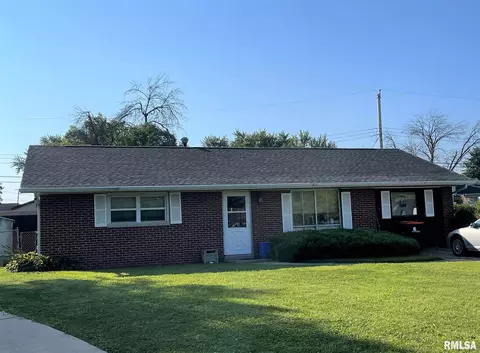 5 Colonial Ct, Washington, IL 61571 photo 1