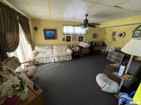 5 Colonial Ct, Washington, IL 61571 photo 2