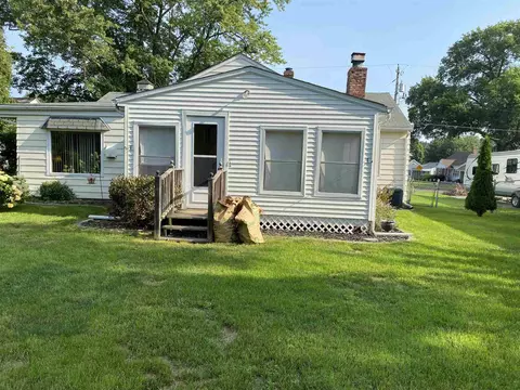 806 E Adams St, Washington, IL 61571 photo 11