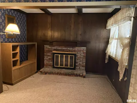 806 E Adams St, Washington, IL 61571 photo 7
