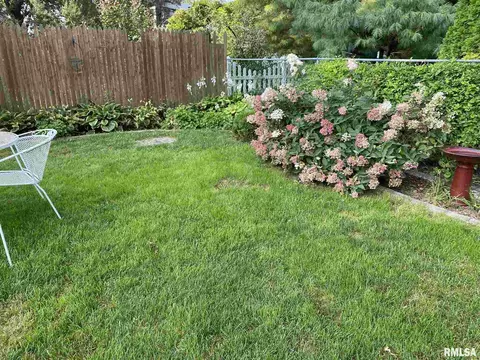 806 E Adams St, Washington, IL 61571 photo 14