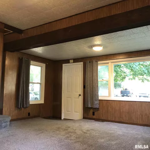 211 S High St, Lacon, IL 61540 photo 3