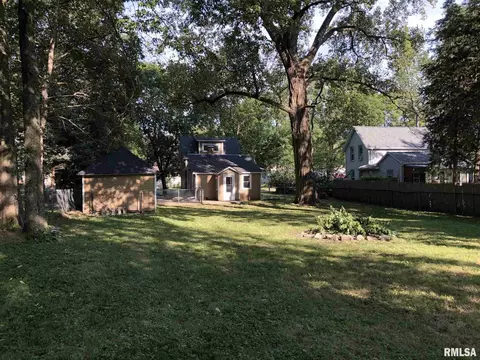 211 S High St, Lacon, IL 61540 photo 36