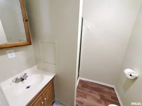 155 E Spruce St, Canton, IL 61520 photo 15