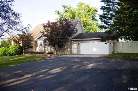 1902 Eastview Cir, Eureka, IL 61530 photo 1