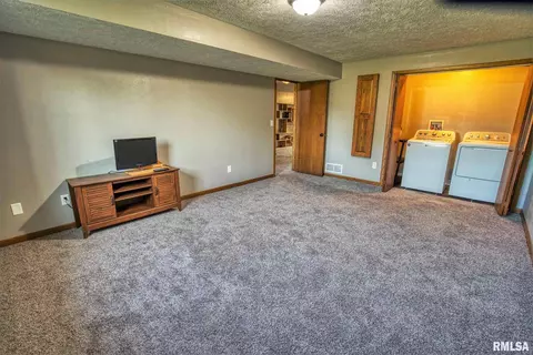 2114 Mitchell Dr, Eureka, IL 61530 photo 21