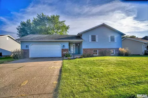 2114 Mitchell Dr, Eureka, IL 61530 photo 1