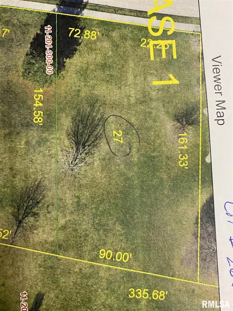 002 Woodland Trail Trl, Macomb, IL 61455