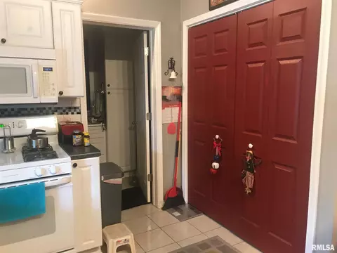 932 E Ash St, Macomb, IL 61455 photo 11