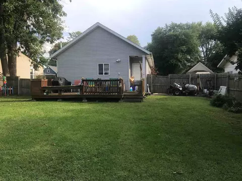 932 E Ash St, Macomb, IL 61455 photo 3