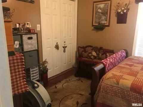 932 E Ash St, Macomb, IL 61455 photo 7