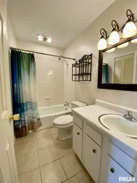 100 Carriage Hl, Macomb, IL 61455 photo 20