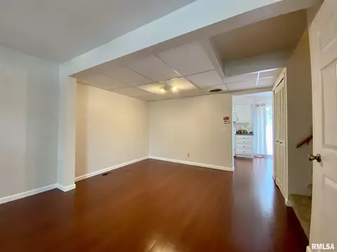 100 Carriage Hl, Macomb, IL 61455 photo 5