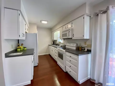 100 Carriage Hl, Macomb, IL 61455 photo 8