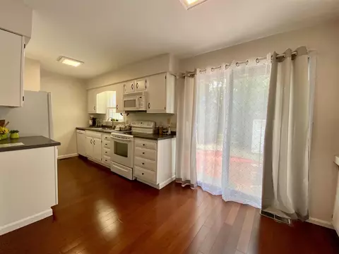 100 Carriage Hl, Macomb, IL 61455 photo 11