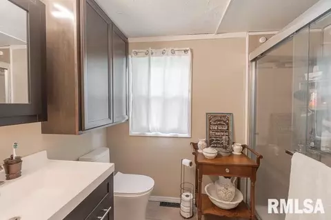 405 W Broad St, Roanoke, IL 61561 photo 11