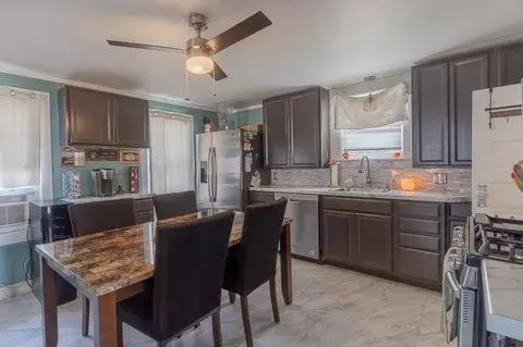 405 W Broad St, Roanoke, IL 61561 photo 7