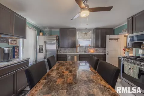 405 W Broad St, Roanoke, IL 61561 photo 6